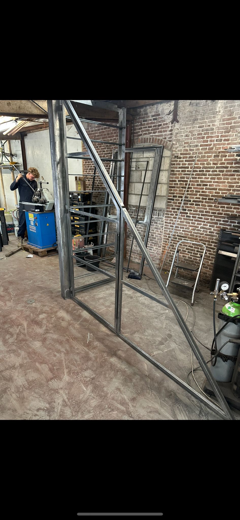 Stalen Wijnkast op Maat met taatsdeur - Utrecht 2024