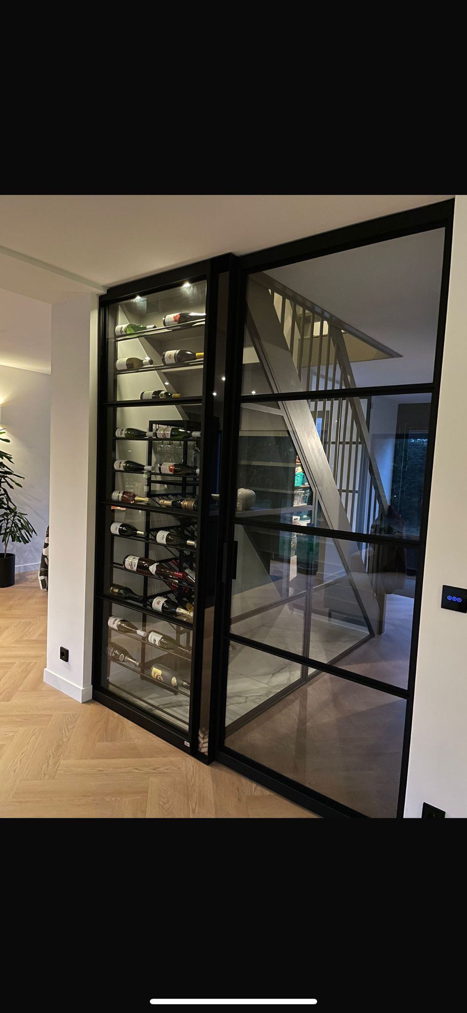 Stalen Wijnkast op Maat met taatsdeur - Utrecht 2024