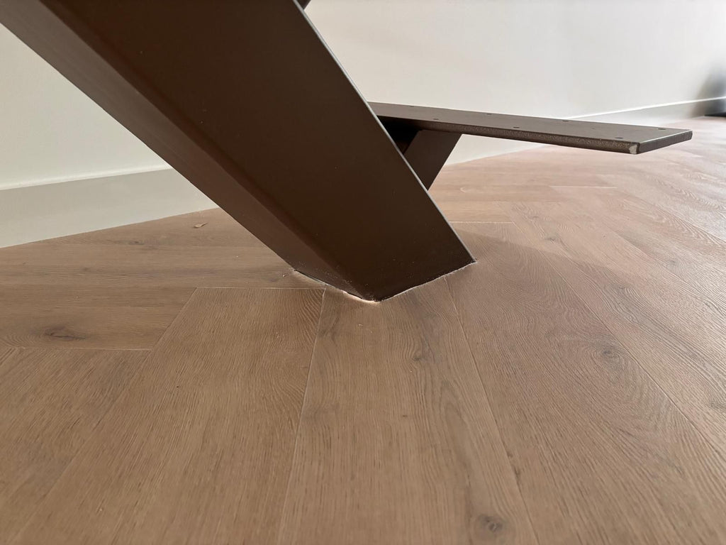 Moderne Middenboom Trap, Glazen Balustrade & Dubbele Stalen Taatsdeuren | Woerden 2025