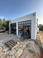 Renovatie en montage stalen buitenpuien – Ibiza 2025