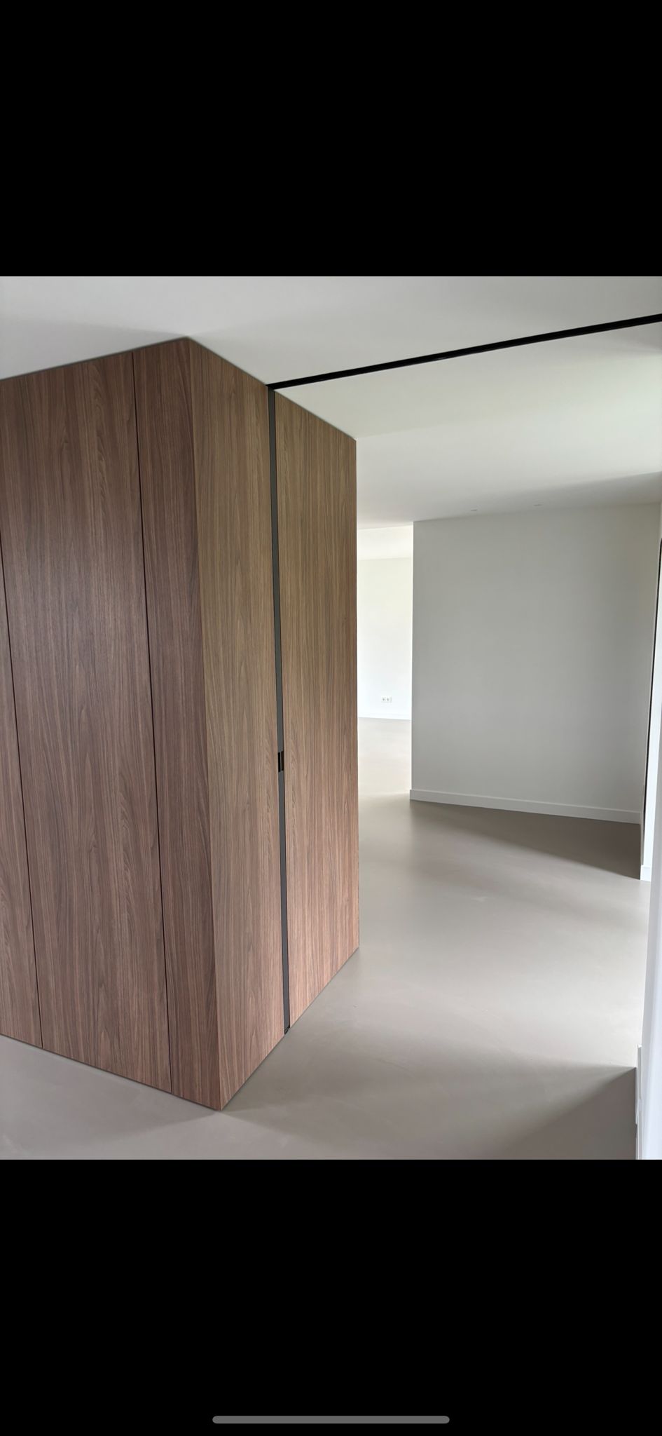 Stalen Schuifdeuren Verwerkt in Plafond en Keukenwand - Woerden 2025