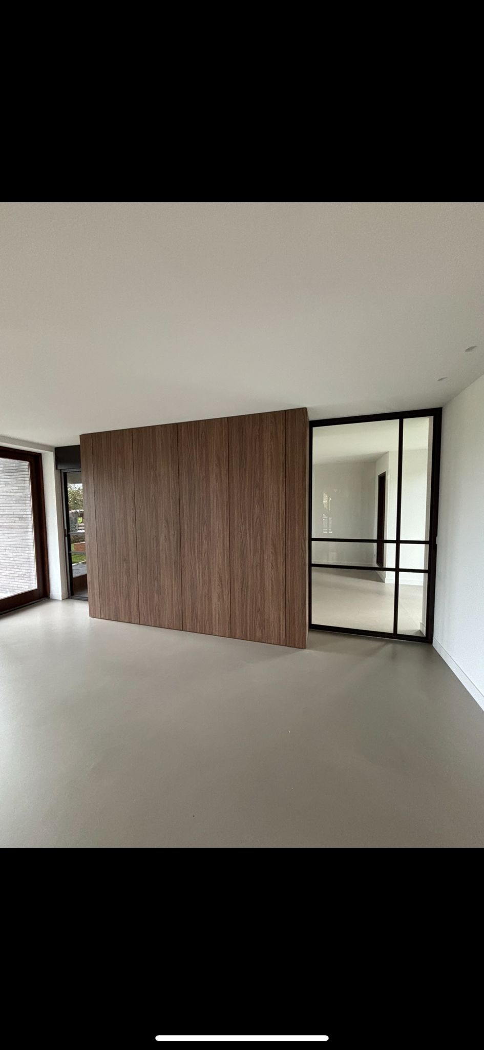 Stalen Schuifdeuren Verwerkt in Plafond en Keukenwand - Woerden 2025