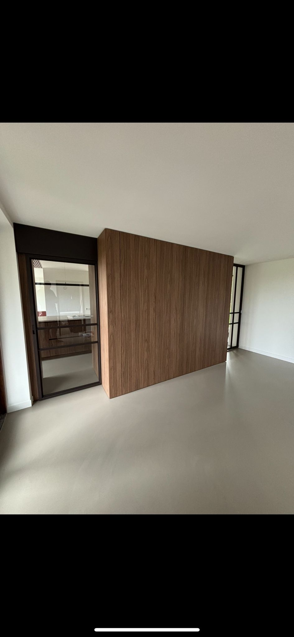 Stalen Schuifdeuren Verwerkt in Plafond en Keukenwand - Woerden 2025