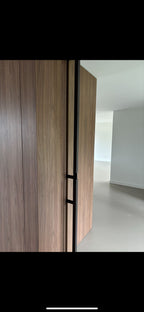 Stalen Schuifdeuren Verwerkt in Plafond en Keukenwand - Woerden 2025