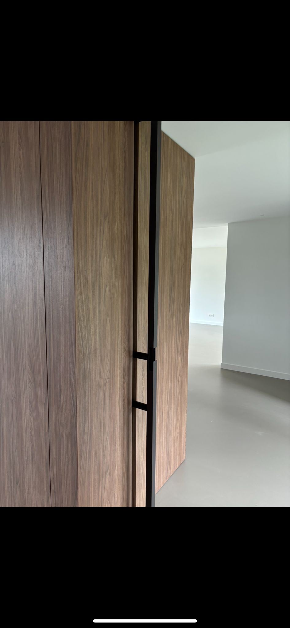 Stalen Schuifdeuren Verwerkt in Plafond en Keukenwand - Woerden 2025