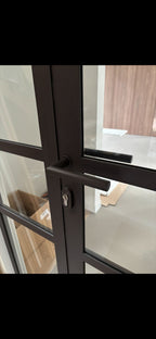 Stalen Schuifdeuren Verwerkt in Plafond en Keukenwand - Woerden 2025