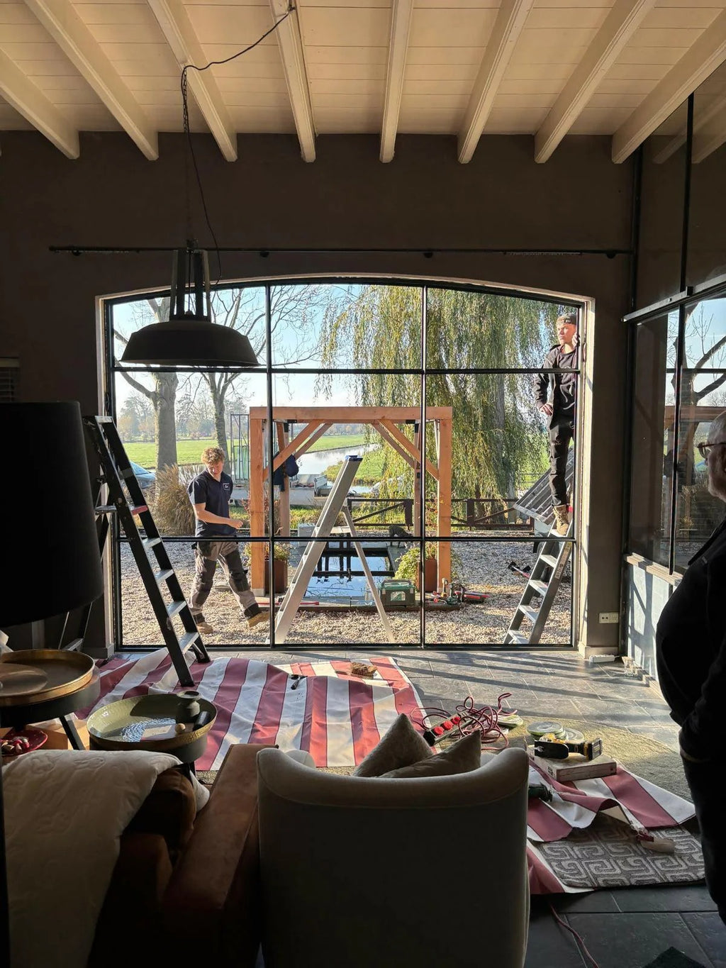 Buitenpui met toog vervangen in woonboerderij | Zegveld